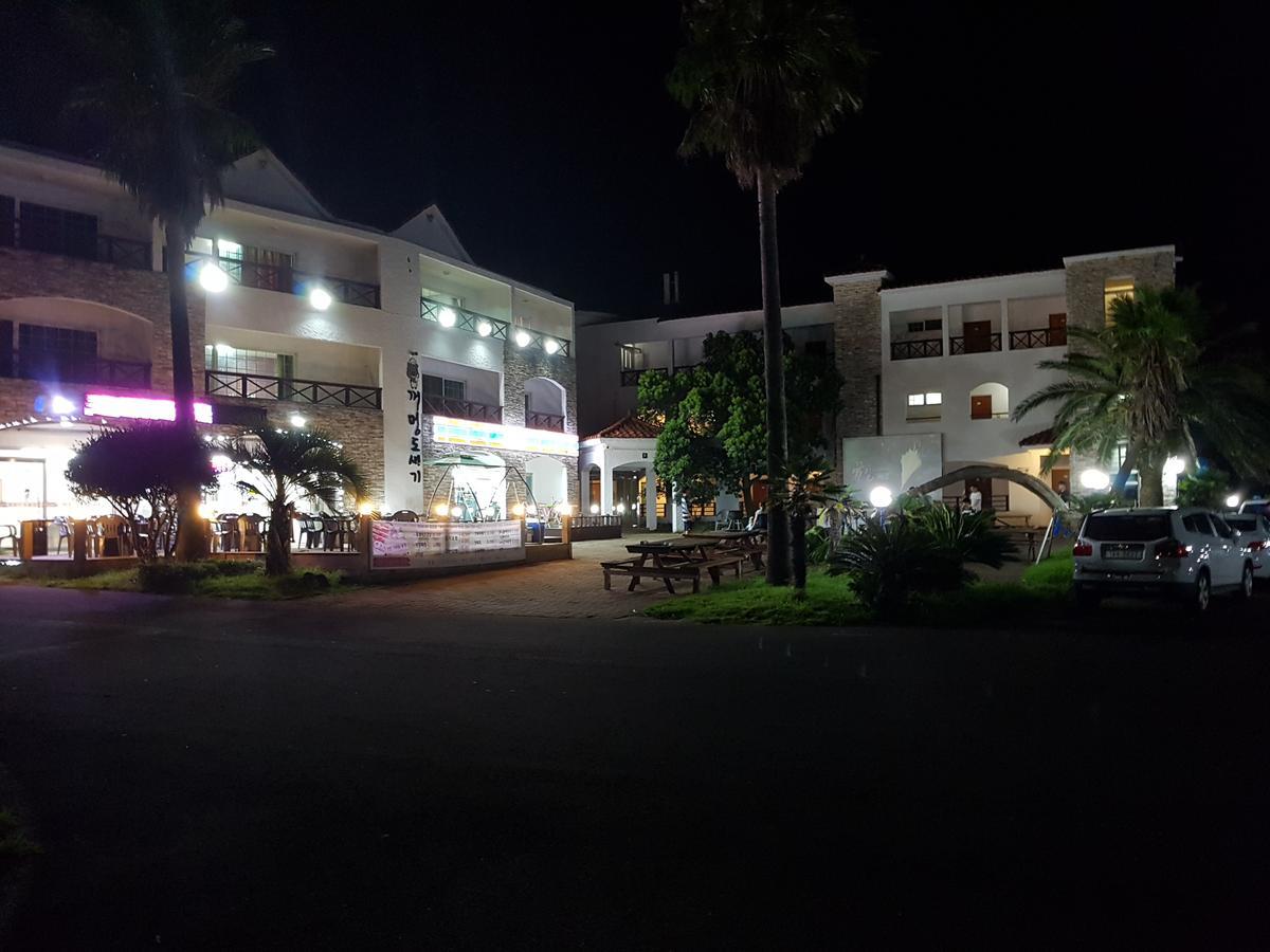 Lasania Resort Сеогвипо Екстериор снимка