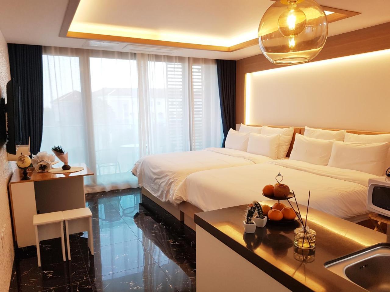 Lasania Resort Сеогвипо Екстериор снимка